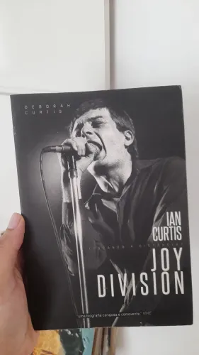 Livro biografia Ian Cortis