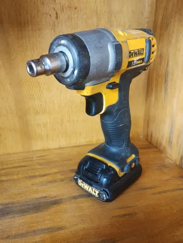 Parafusadeira Dewalt 12 W