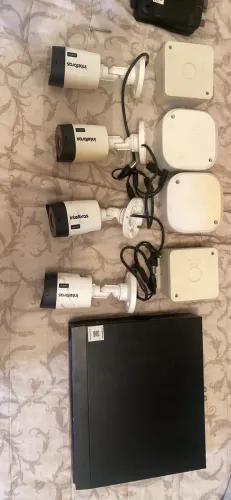Kit com 4 câmeras Intelbras Full Hd mais o gravador
