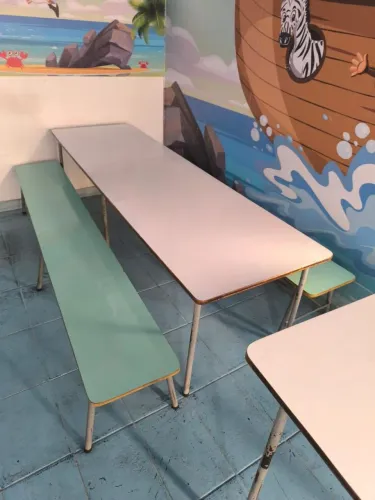 Mesa de refeitório