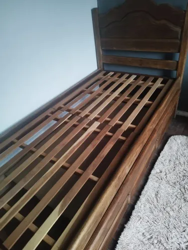 Vendo bicama com 3 gavetas de madeira