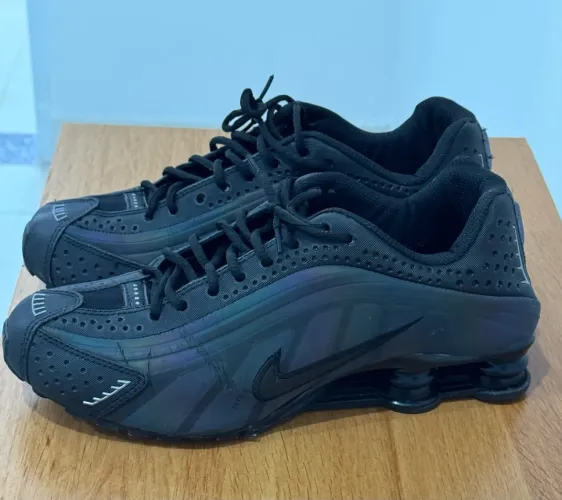 Vendo Tênis, Hugo Boss e Nike Shox