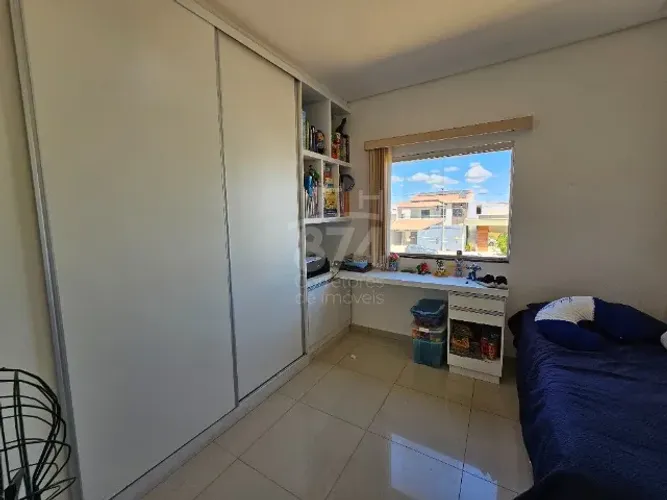 Aluga-se casa duplex no condomínio Assunção de Maria