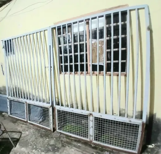 Portão de ferro tubo com tela 2,10x 1,50.. 3mts total larg
