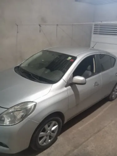 Nissan Versa SL 1.6 16V Flex Fuel 4P Mec. 2014