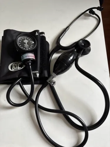 kit de estetoscópio e medidor de pressão 