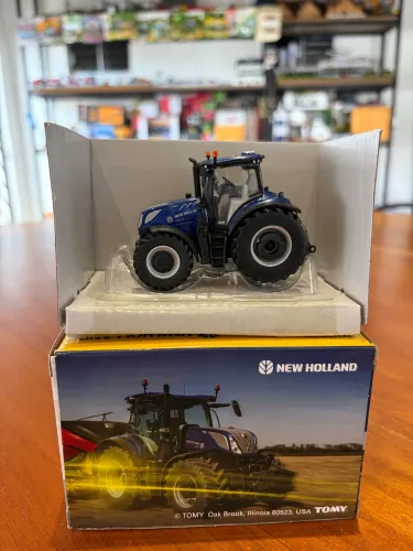 Miniatura trator New Holland T7 270 1/64