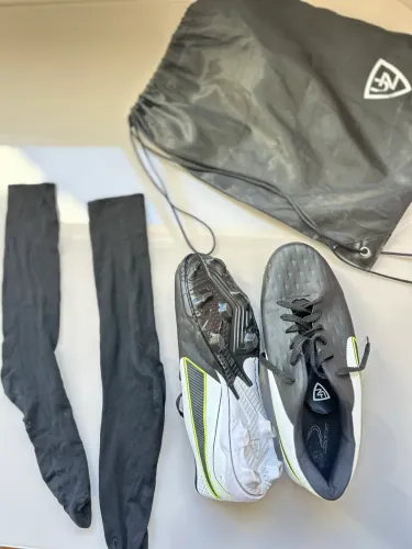 Chuteira Meião e Mochila de Futebol