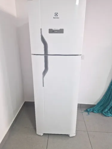 Geladeira Electrolux dfn41 381 litros novinha