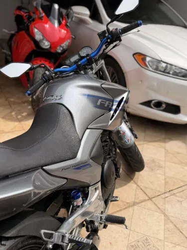 YAMAHA YS 250cc Troco por 160 fan start ou titan de ate 12 mil pagando a diferença <br>