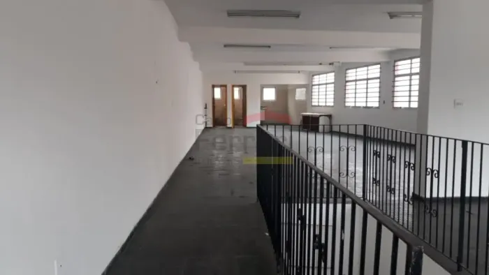 Prédio comercial Av Água Fria AT=340m²