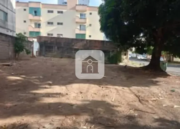 Terreno a venda no bairro Santa Mônica