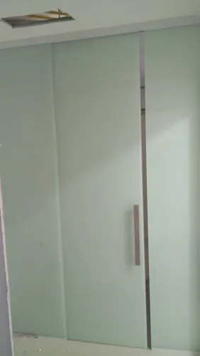 Porta divisória de vidro
