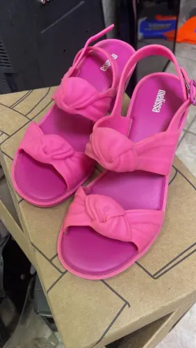 Sandália melissa Velvet heel 50 reais