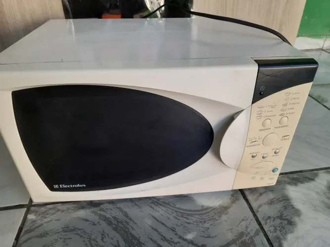 Micro-ondas usado com defeito