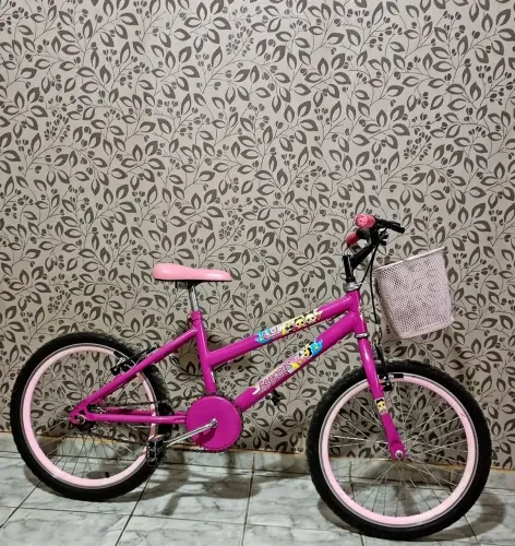 Bicicleta infantil em boas condições de uso