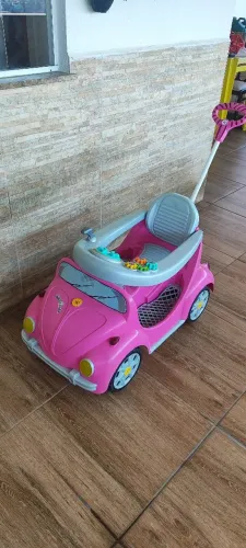 Fusca rosa infantil