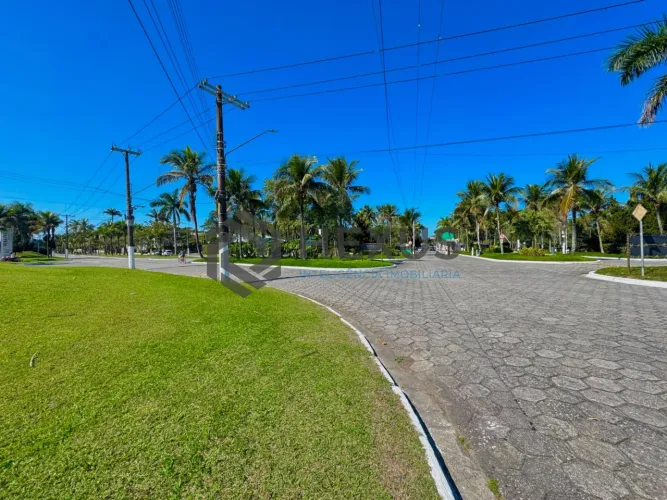 Terreno de 2.165 m² frente avenida no Jardim Acapulco, Guarujá