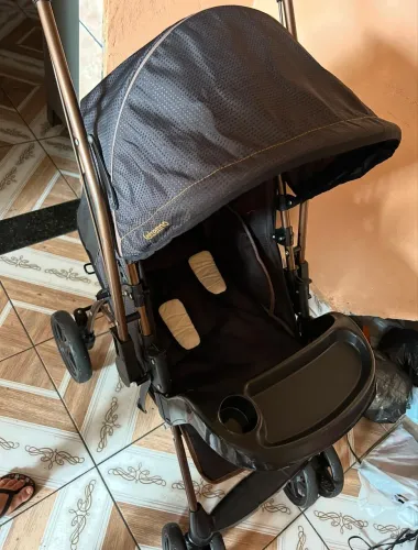Carrinho de bebê novo