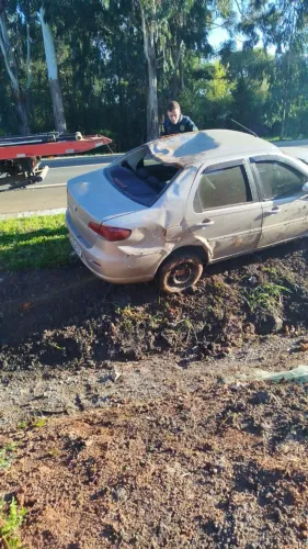 Carro para desmanche,ou concerto inteiro ou em peças.
