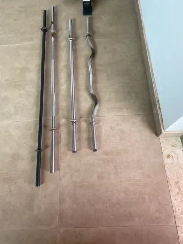 Vendo barras maciças preço 200 reais cada