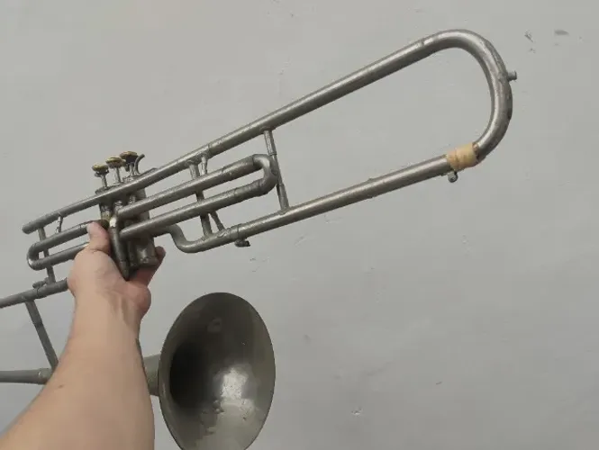 TROMBONE DE PISTO PARA RESTAURAR