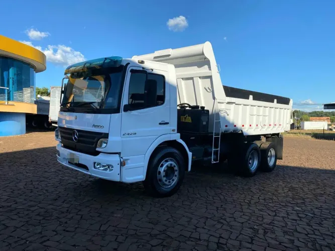 MB Atego 2428 Caçamba