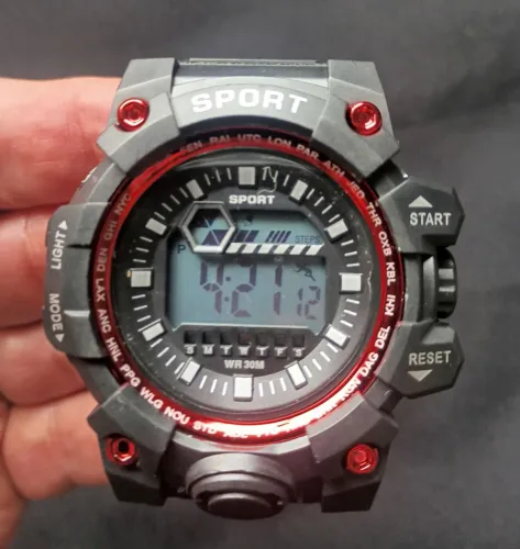 Relógio Masculino Digital Preto com Detalhes Vermelho