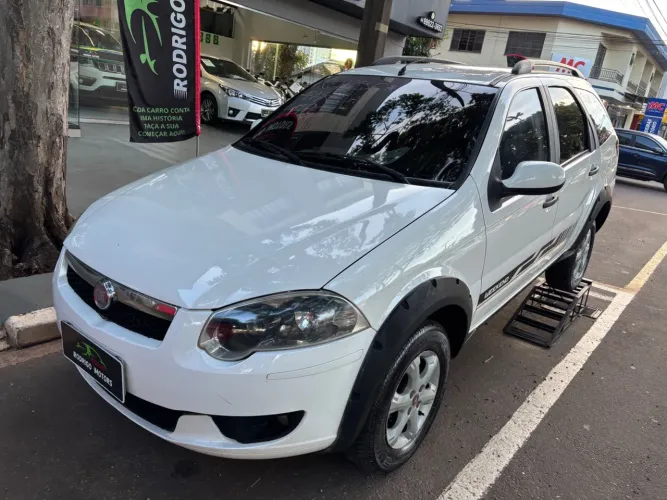 Fiat Palio Weekend Trekking 1.6 Flex 16V 5P 2014