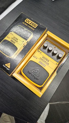 Pedal Ultra Chorus Behringer