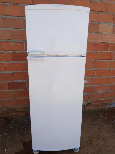 VENDO GELADEIRA BRASTEMP FROST FREE