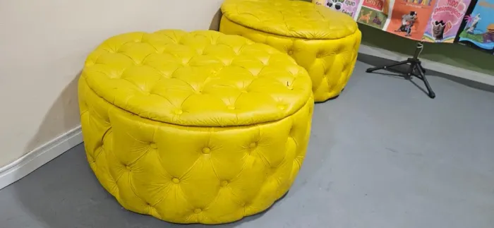 Pufes Baú Capitonê Amarelo (Par)