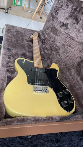 Guitarra Squier Telecaster Custom