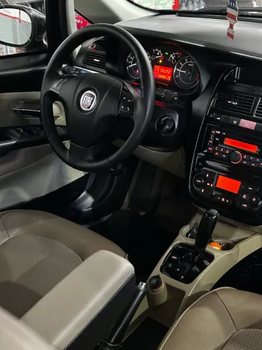 Fiat Linea Absolute 1.9/1.8 Flex Dualogic 4P 2011