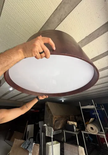 Vendo lustre pendente em madeira