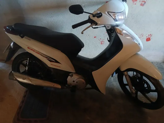 Vende-se biz 125 ex ano 2015.