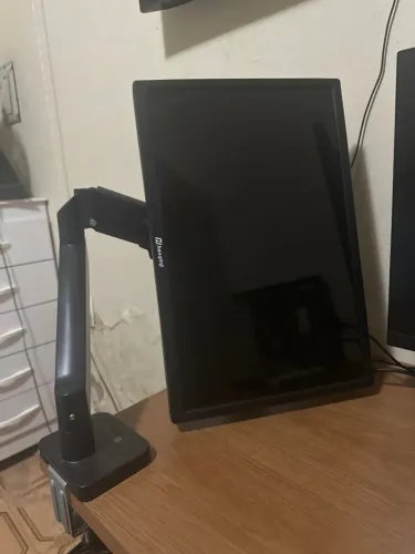 Vende-Se Monitor Com braço articulado