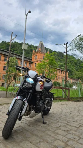 Triumph Trident 660 Triple Tribute 2024/2025 - Impecável - TROCO POR CARRO