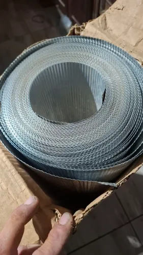 Bobina de alumínio corrugado tamanho 25 M largura 1 m peso aproximado de 25 a 30 kg