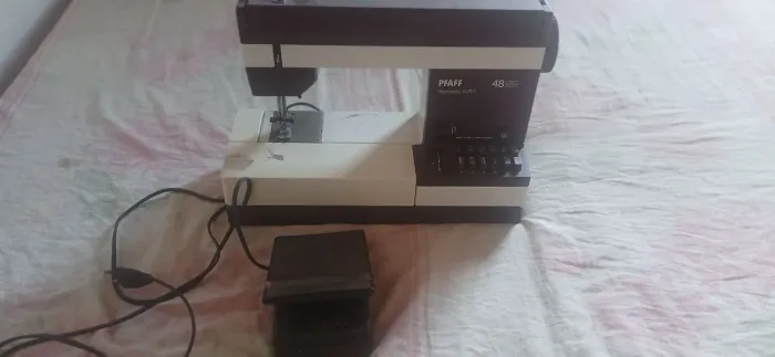 Maquina caseira de costura