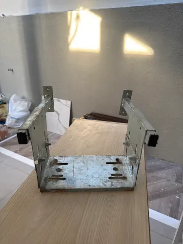 Suporte para motor de portão aéreo 