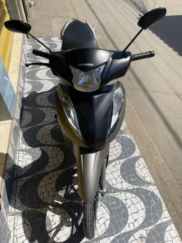 Vende-se um Biz 125 