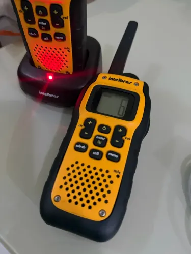 Rádio Intelbras Amarelo