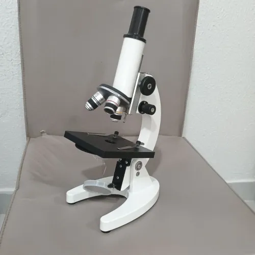 Microscópio Óptico Biológico Monocular