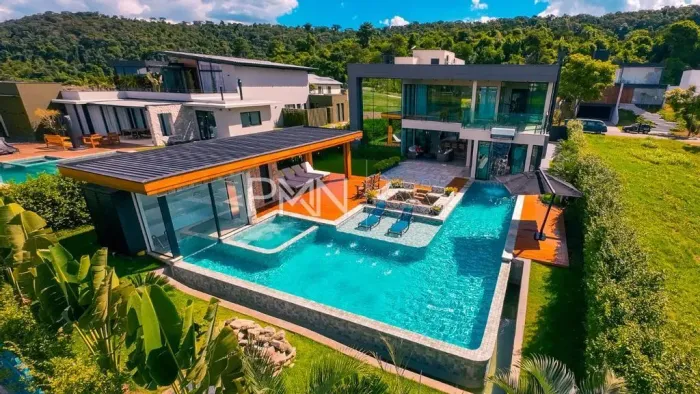 Sobrado à venda em Itupeva, com 4 suítes, com 567 m², Fazenda Serra Azul