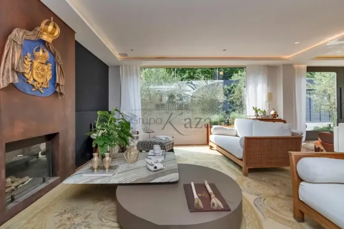 Casa - Pacaembu - 4 Suítes - 657m².