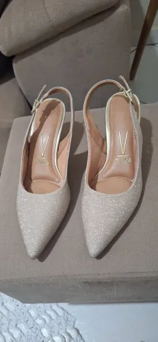 Sapato Scarpin Vizzano dourado/glitter nr 34