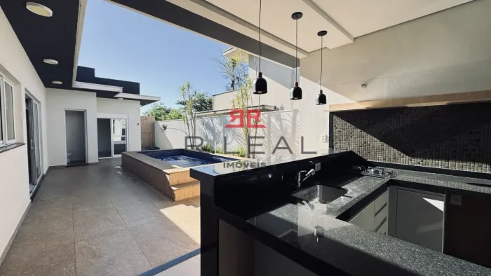 Casa para venda com 250 m² e 3 quartos (suítes) em Residencial Tivoli II, Bauru - SP