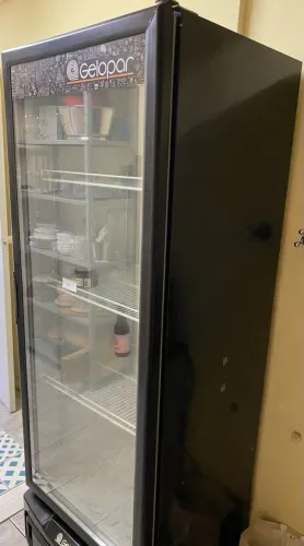 REFRIGERADOR VERTICAL GRV-57/GELOPAR