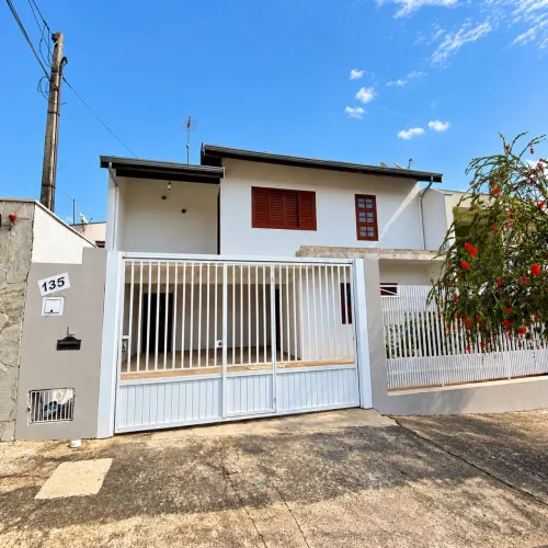 CASA NO BAIRRO SÃO FRANCISCO - CERQUILHO/SP